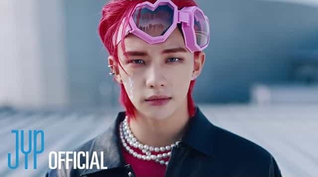MANIAC Lyrics - Stray Kids