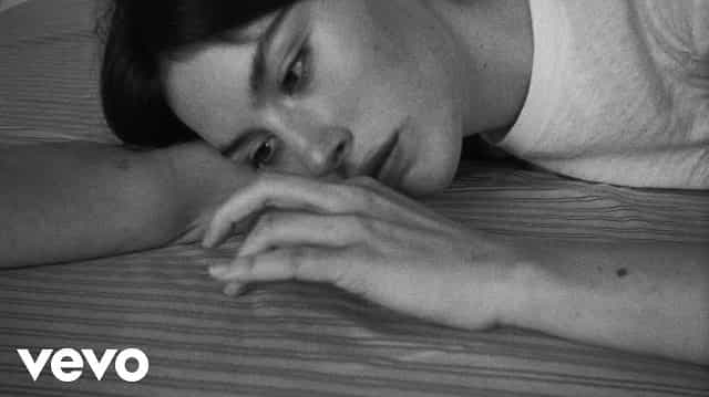 Amelie Lyrics - Gracie Abrams