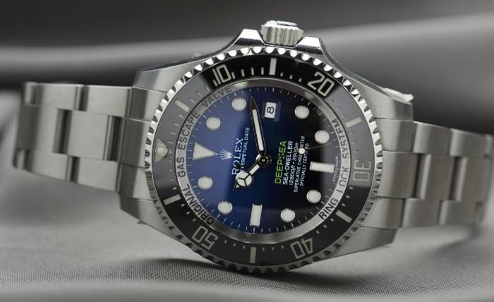 How to Tell the Difference in Rolex Reference Numbers (4, 5, and 6 Digit) How to Tell the Difference in Rolex Reference Numbers (4, 5, and 6 Digit)