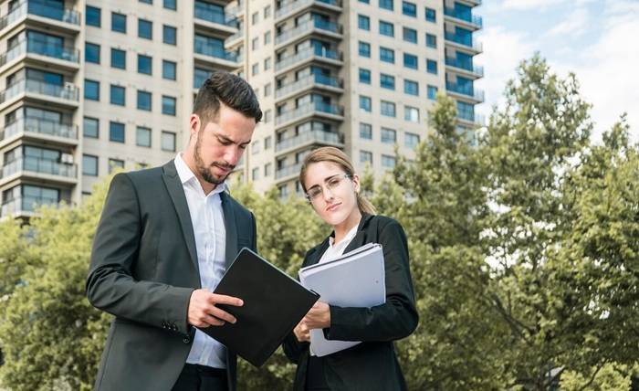 Navigating Sydney’s Real Estate Market with Expert Buyers Agents Navigating Sydney's Real Estate Market with Expert Buyers Agents