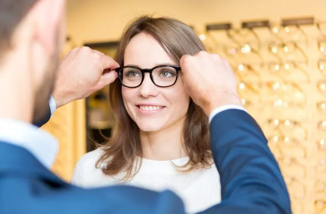 Choosing the Right Eyewear: Frames and Lens Options Choosing the Right Eyewear: Frames and Lens Options