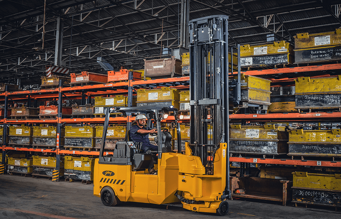 Why Articulated Forklift Rental is Ideal for High Reach Operations in Indian Warehouses Why Articulated Forklift Rental is Ideal for High Reach Operations in Indian Warehouses