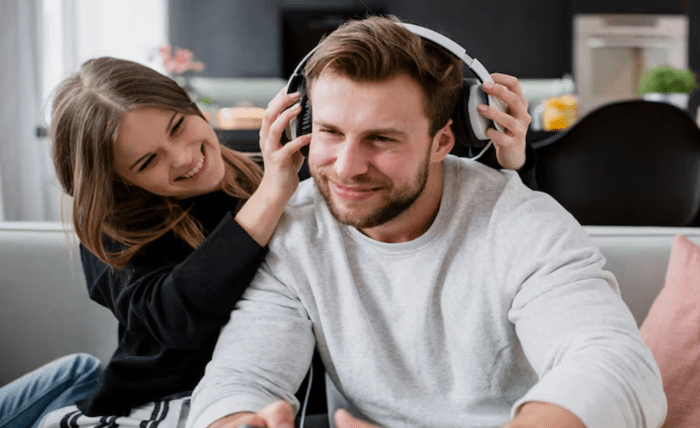 How Audiophiles Should Purchase The Best Headphones How Audiophiles Should Purchase The Best Headphones