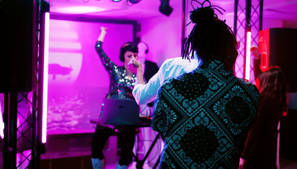 Lighting on Stage: Improve Parties, Weddings and Entertainment Lighting on Stage: Improve Parties, Weddings and Entertainment