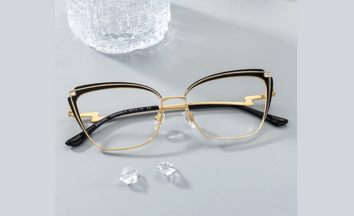 Stylish Black Eyeglasses for the Modern Professional Stylish Black Eyeglasses for the Modern Professional