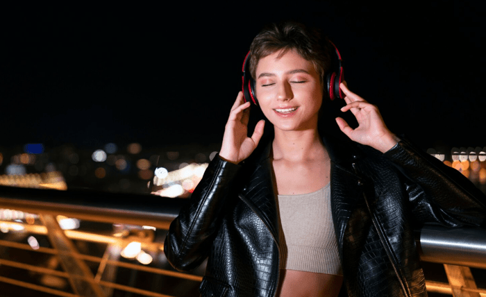 Songs Make More Sense After Midnight in Dubai Songs Make More Sense After Midnight in Dubai
