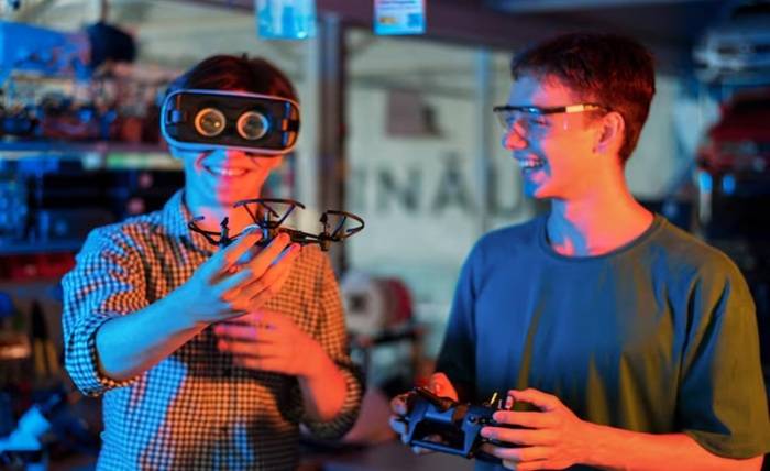 The Future of Live Performance Is Collaborative, Not Isolated The Future of Live Performance Is Collaborative, Not Isolated