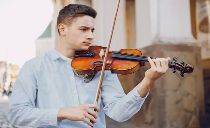 Violin Rentals with Quality You Can Trust Violin Rentals with Quality You Can Trust